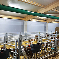 Parc à veaux avec ventilation par enroulement