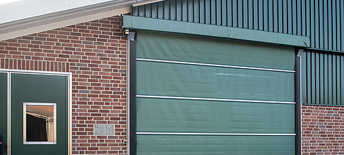 Portes Lubratec® - Porte sectionnelle Stabitor - Une solution fiable pour le passage quotidien de gros véhicules Lubratec Stabitor - Porte sectionnelle pour une utilisation intensive et une grande capacité de charge