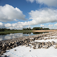 Tektoseal® Sand Géocomposite - Utilisation sous des pierres dans un plan d'eau