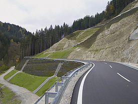 Stabilisation de pente avec Fortrac Nature sur une route