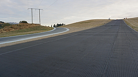 Le treillis d'armature HaTelit XP renforce la surface d'asphalte